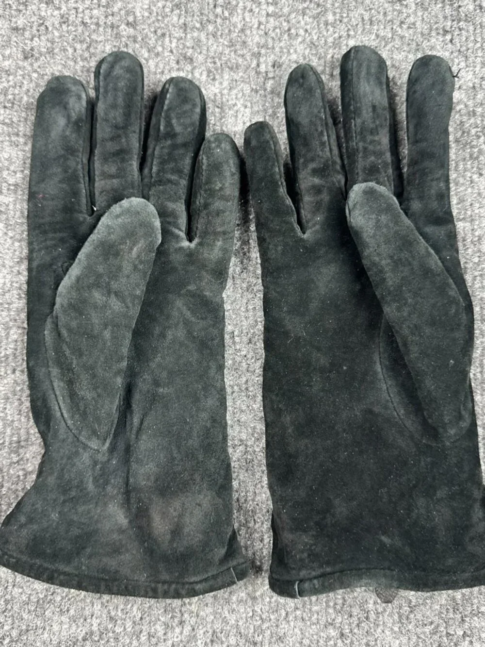 Women's Isotoner Black Suede Leather Fleece Lined Winter Gloves Size M need wash